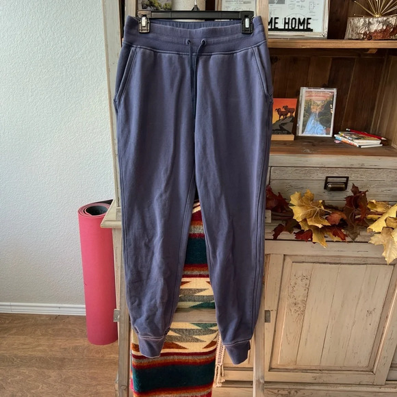 Lululemon women’s Warm Down jogger II size 6 - Picture 1 of 11